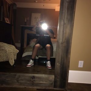 Meet your Posher, Levi